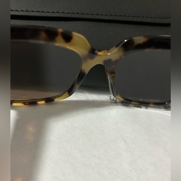 NWT Valentino 54mm square brown tan color sunglasses - Picture 9 of 12